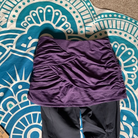 Athleta Skirted Leggings Womens X-Small Gray Purple Yin Yang Yoga Pants - Picture 11 of 12